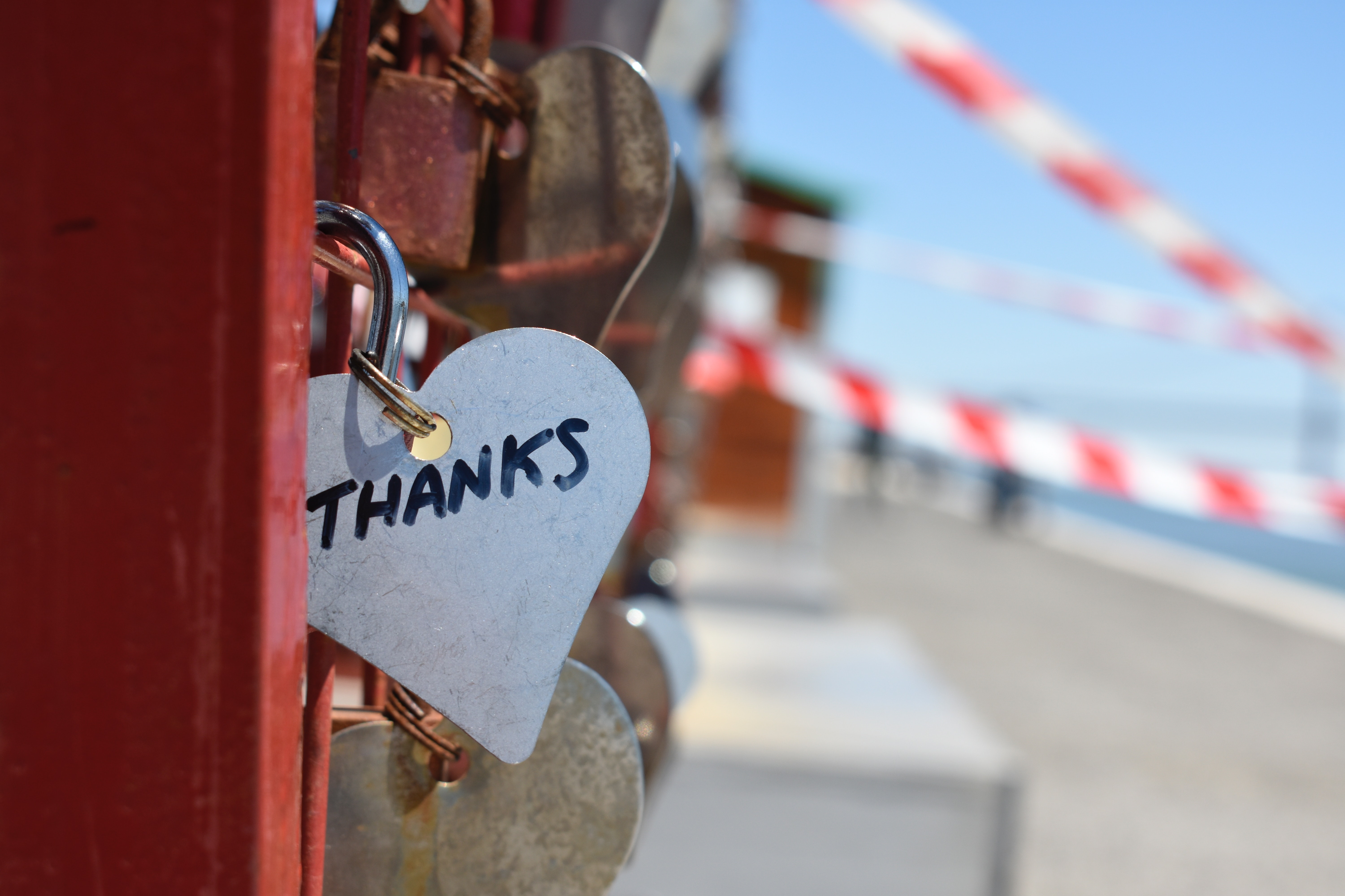 Close up handwriting hearts 883466