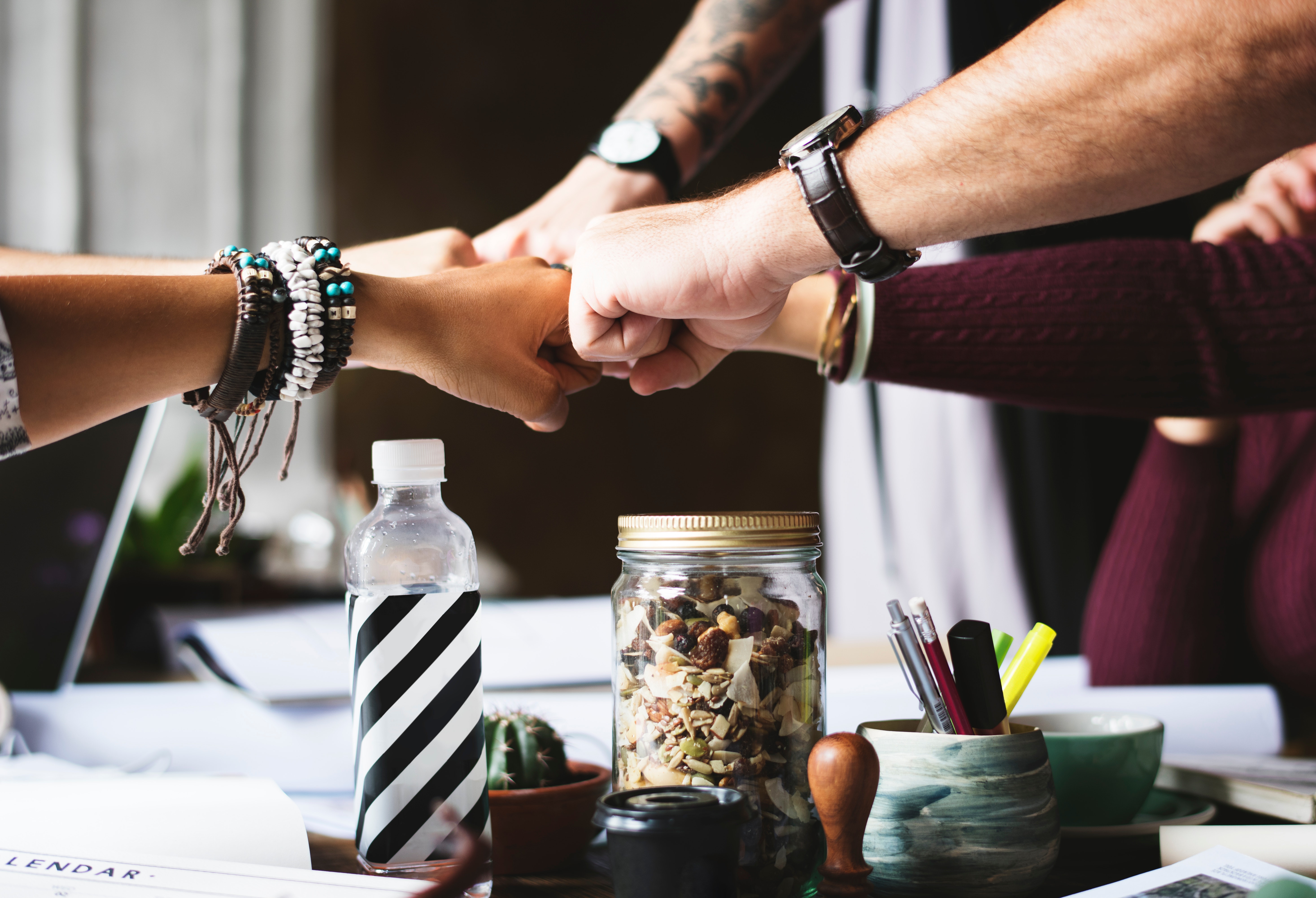 Bracelets collaboration colleagues 398532