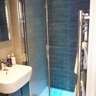 Thumb room 8 shower en suite