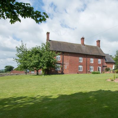 Thumb moreton hall 130