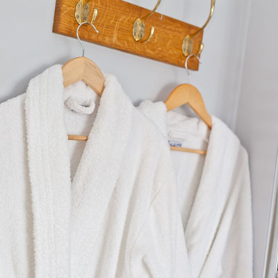 Thumb room15bathrobe