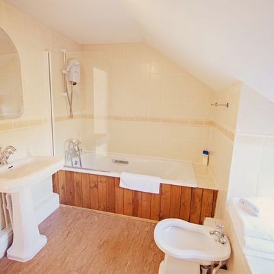 Thumb broncobathroom