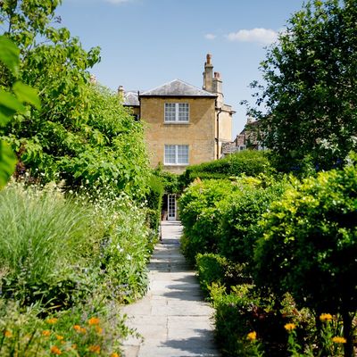 Thumb garden walkway 11