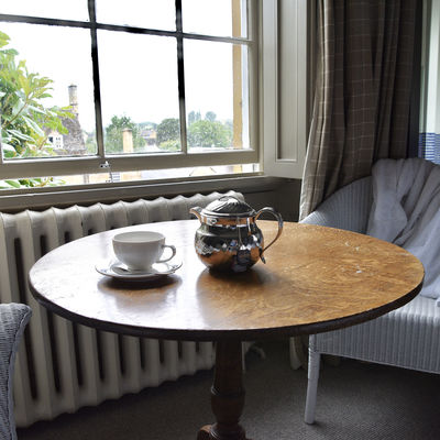 Thumb room 6 table chairs view 2