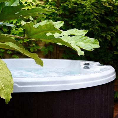 Thumb room 32 hidcote hot tub 5