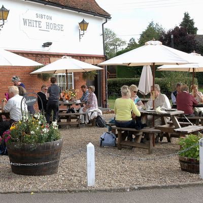 Thumb pub front people