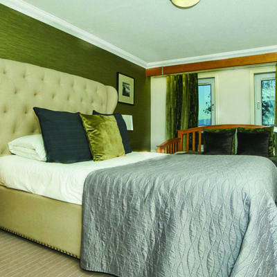 Thumb triple room