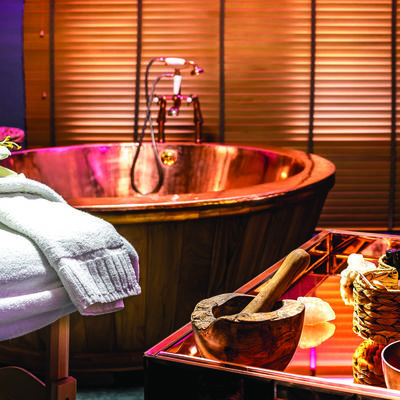 Thumb spa copper tub