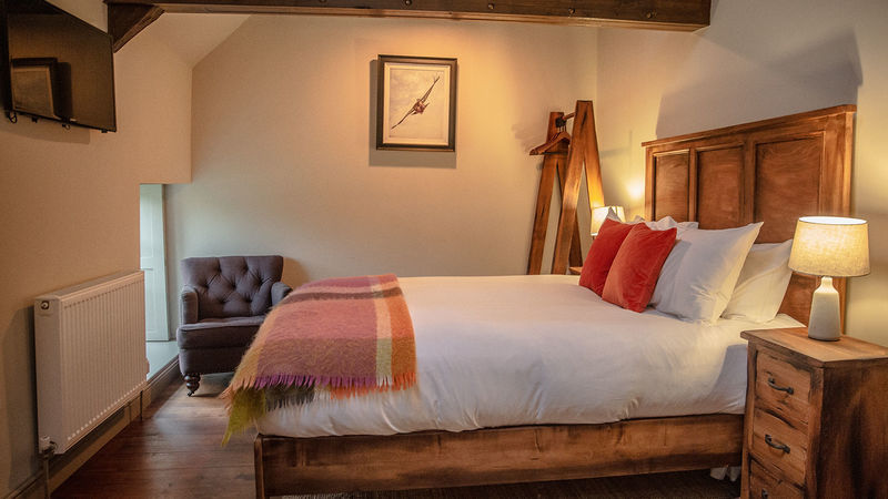 Photograph of Room 6 King Luxury Ensuite