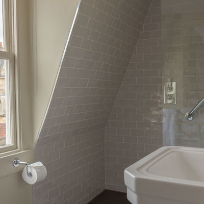 Thumb r23 shower