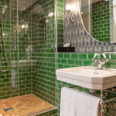 Thumb r31 shower