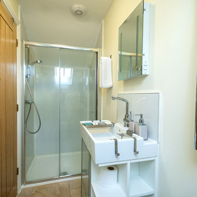 Thumb molletts farm framlingham cottage bathroom 170