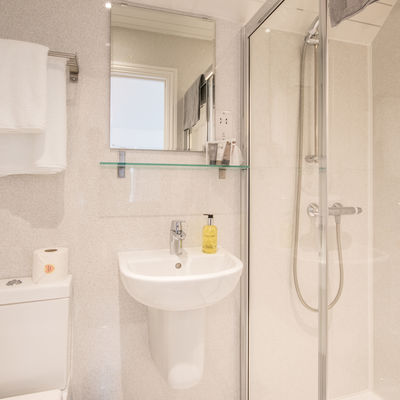Thumb bed 3 wc 0418 sml