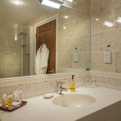 Thumb three swans double bedroom en suite
