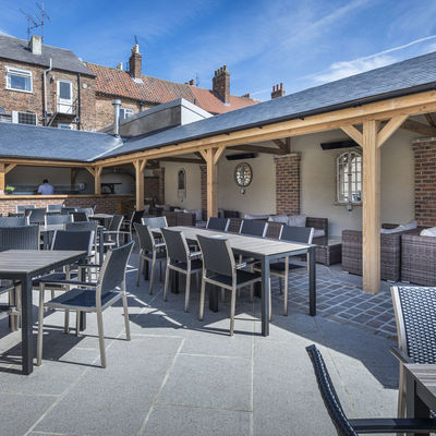 Thumb courtyard