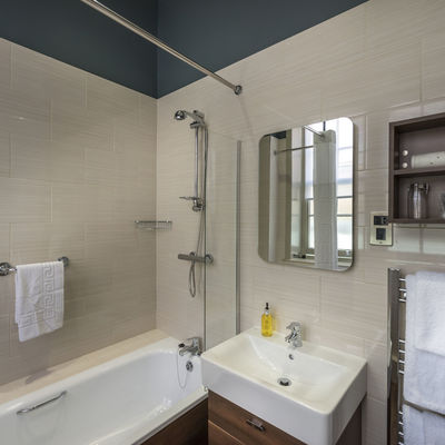 Thumb classic single bed bathroom