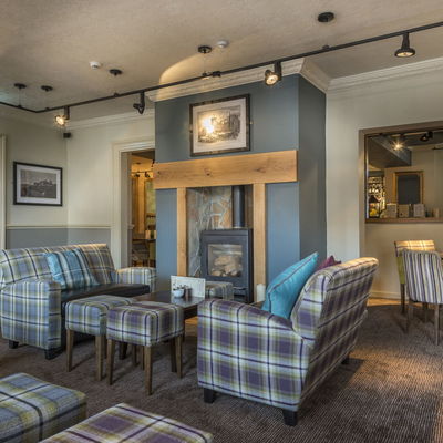 Thumb lounge fireplace