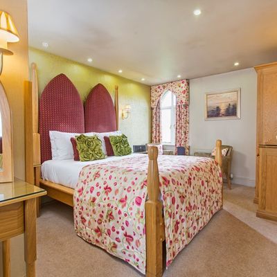 Thumb crinkle crags bedroom large