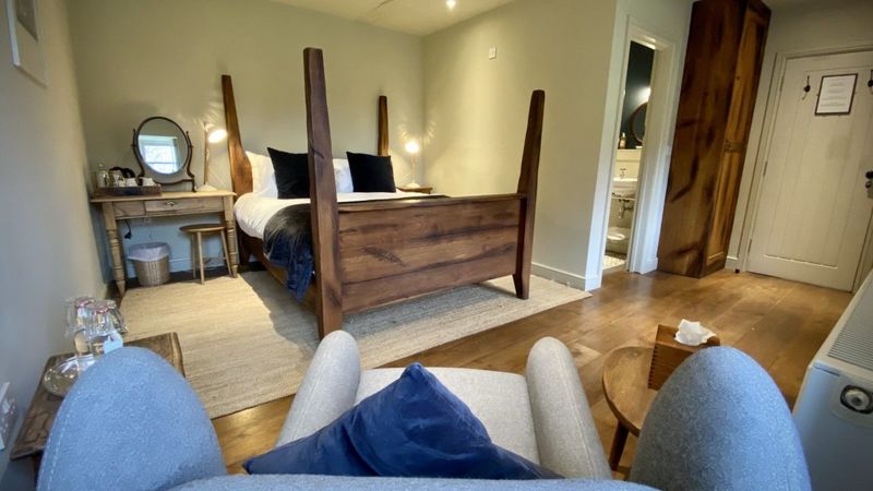 Photograph of Room 3 King Superior Ensuite