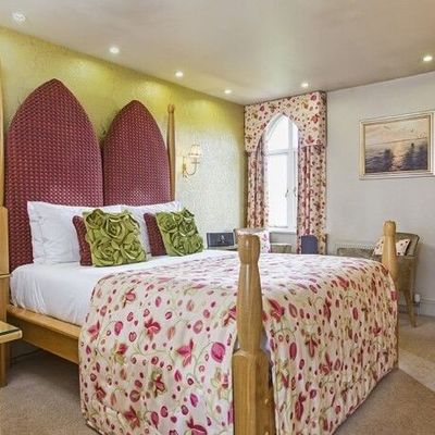 Thumb crinkle crags bedroom
