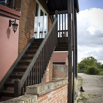 Thumb hayloft steps