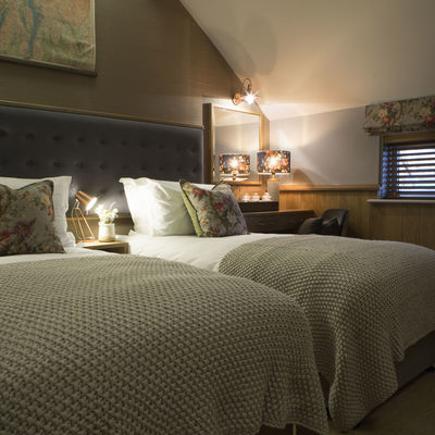 Thumb 1q8a9453queenhead troutbeckbedrooms