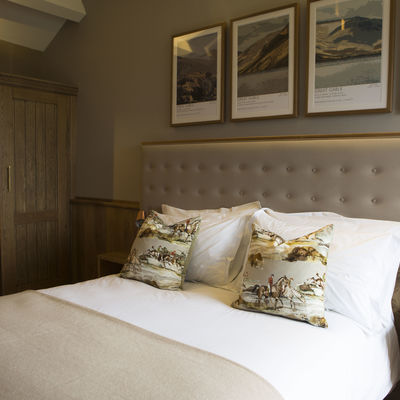 Thumb 1q8a9500queenhead troutbeckbedrooms
