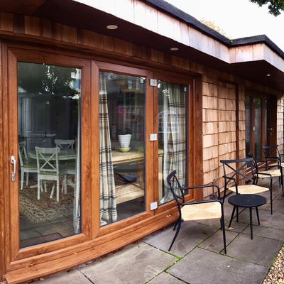Thumb suite exterior 2