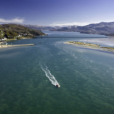 Thumb mawddach mouth