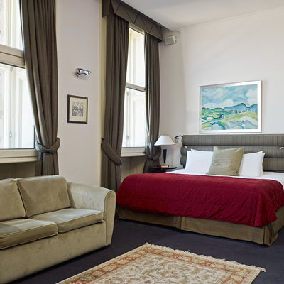 Thumb guest room 13