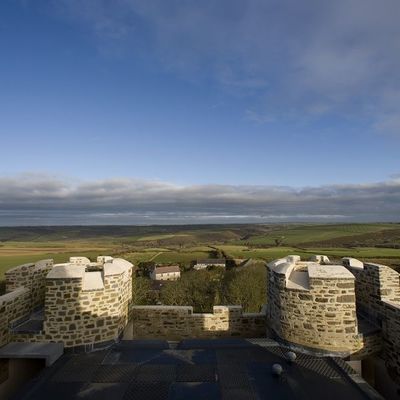 Thumb roch castle pembrokeshire view