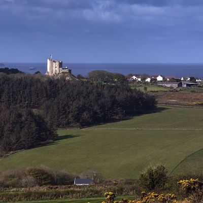 Thumb roch castle view from plumbstone
