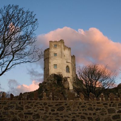 Thumb pink clouds at roch castle