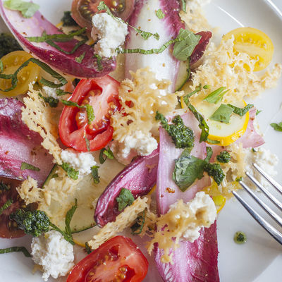 Thumb chicory salad with old winchester crisps 05