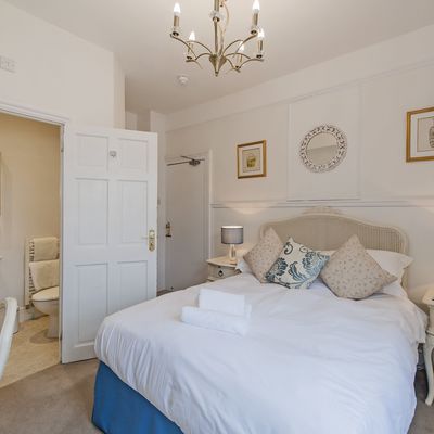 Thumb apple tree guesthouse ph14