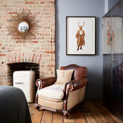 Thumb artist residence london medium room 6 armchair 600x600