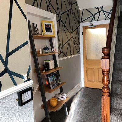 Thumb hall bookcase 2
