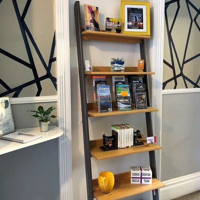 Thumb hall bookcase